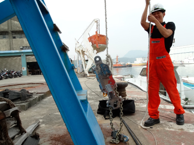 lifeboat release and retrieval system, lifeboat simulation, onload release lifeboat, imo lifeboat release and retrieval systems, lifeboat test, lifeboat testing regulations